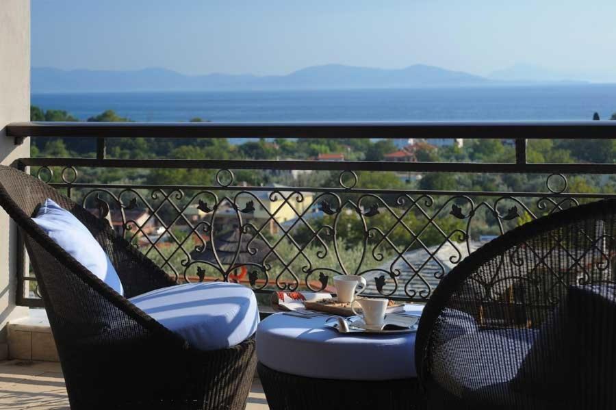Iakovakis Suites & Spa Koropi Zimmer foto